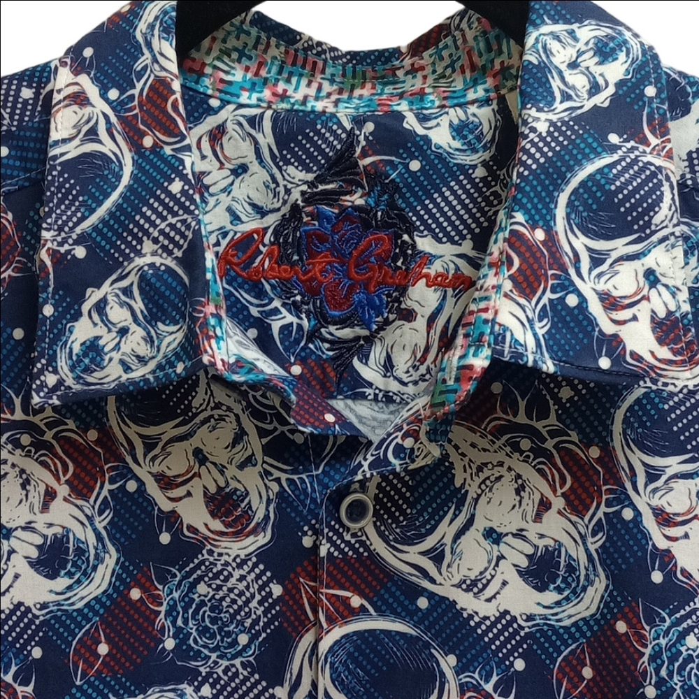 🆕💀ROBERT GRAHAM BLUE & RED SHORT SLEEVE MEN'S SHIRT WITH WHITE SKULLS💀 - Picture 3 of 9